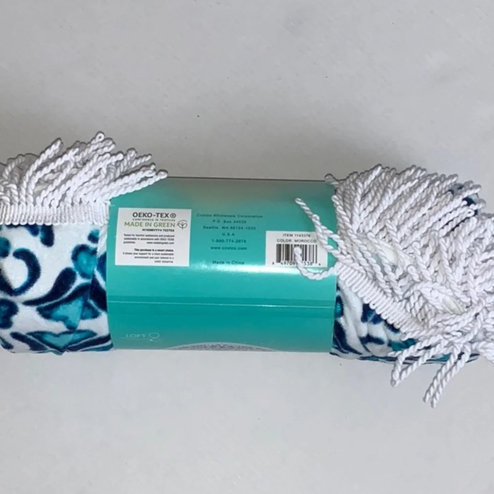 NWT Beach Rounds Oeko-Tex Beach Towel Round Pool Towel 65 in Diameter
